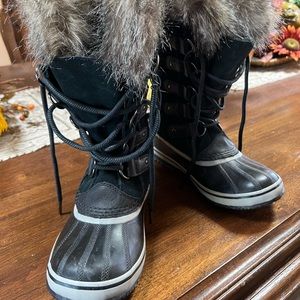 Sorel Lace-up waterproof winter boots with fur